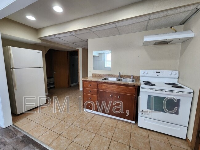 Building Photo - 604 W Seerley Blvd