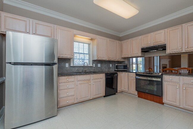 Foto del edificio - 101 St Charles Ct