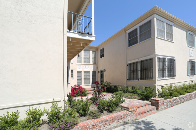 Foto del edificio - 9594 W Olympic Blvd