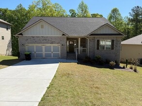 Building Photo - 631 Saddlechase Dr
