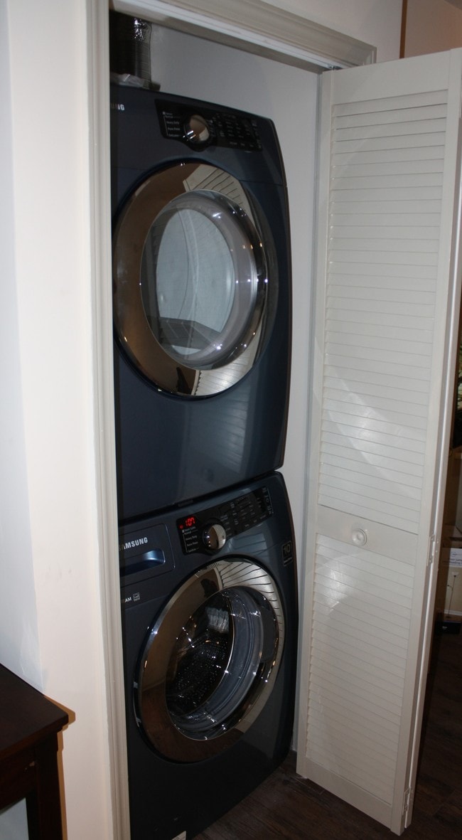 Photo - 223 E Cloverhurst Ave Townhome