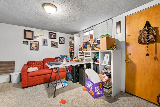Building Photo - 243 N 400 E