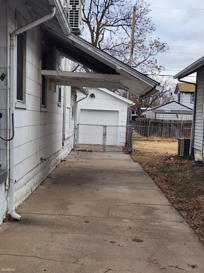 Foto del edificio - 3 br, 2 bath House - 526 N Martinson St
