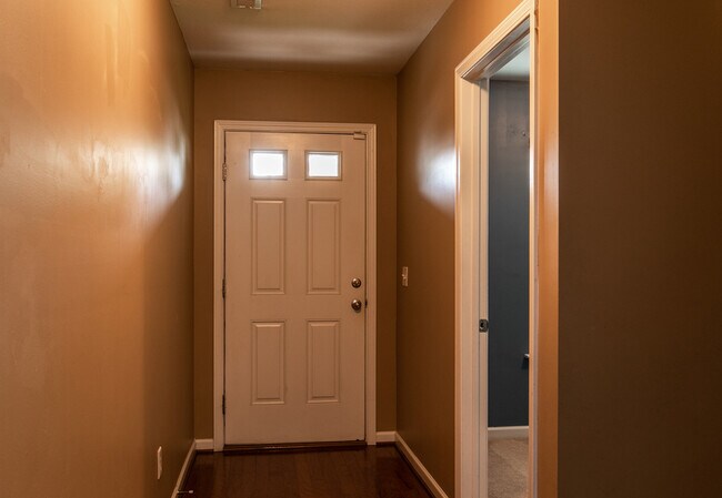 Foto del edificio - 388 Longfellows Ln