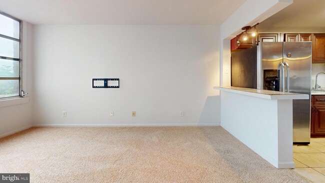 Building Photo - 4600 Duke St
