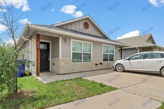Building Photo - 806 N Broughton St