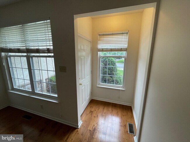 Building Photo - 202 Brookdale Ct