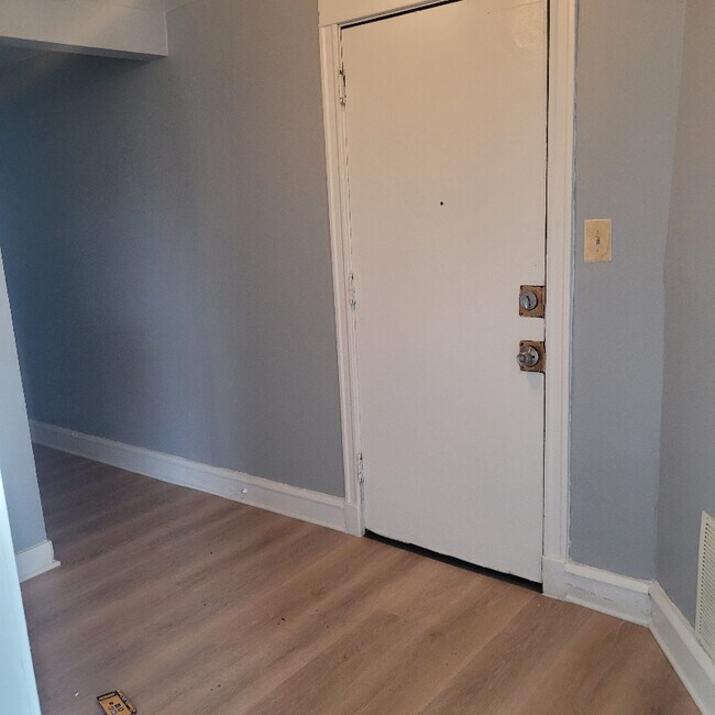 Foto del edificio - 5213 S Indiana Ave