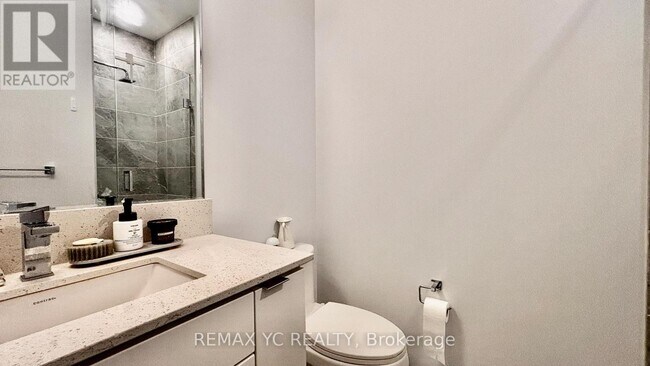 Building Photo - 30 Elm Dr W