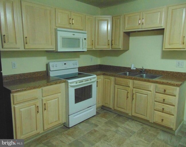 Building Photo - 10 Strode Ave