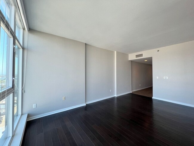 Foto del edificio - Downtown Long Beach - West Ocean - 1 Bedro...