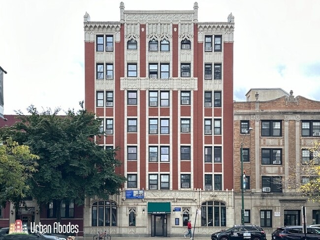 Building Photo - 515 W Belmont Ave