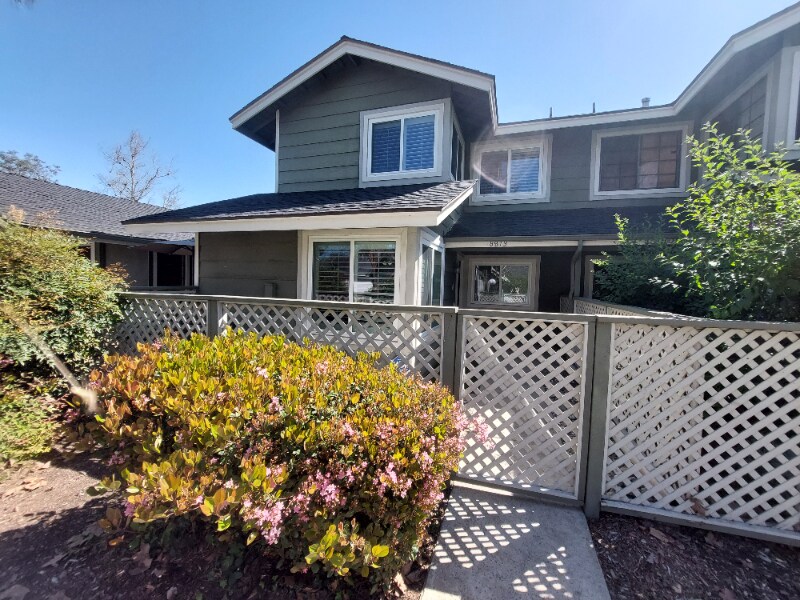 8813 Applewood Dr, Rancho Cucamonga, CA 91730 Townhome Rentals in