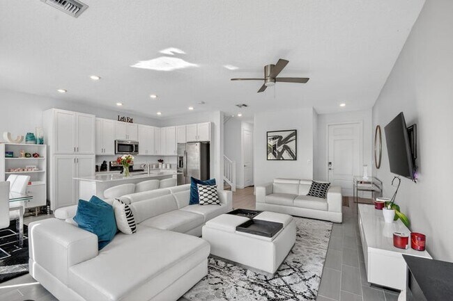 Building Photo - 4790 Navali Dr