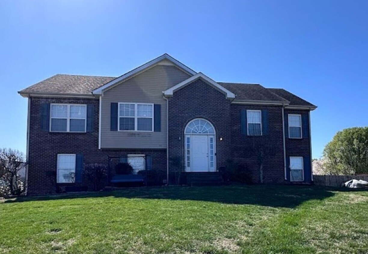 3197 Twelve Oaks Blvd, Clarksville, TN 37042 House Rental in
