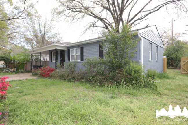 Foto del edificio - 3030 Bluffdale St