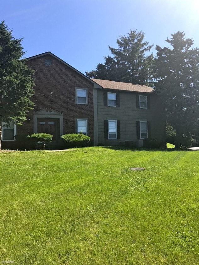 6687 Greenyard Ln Unit Apt D, Florissant, MO 63033 Condo for Rent in