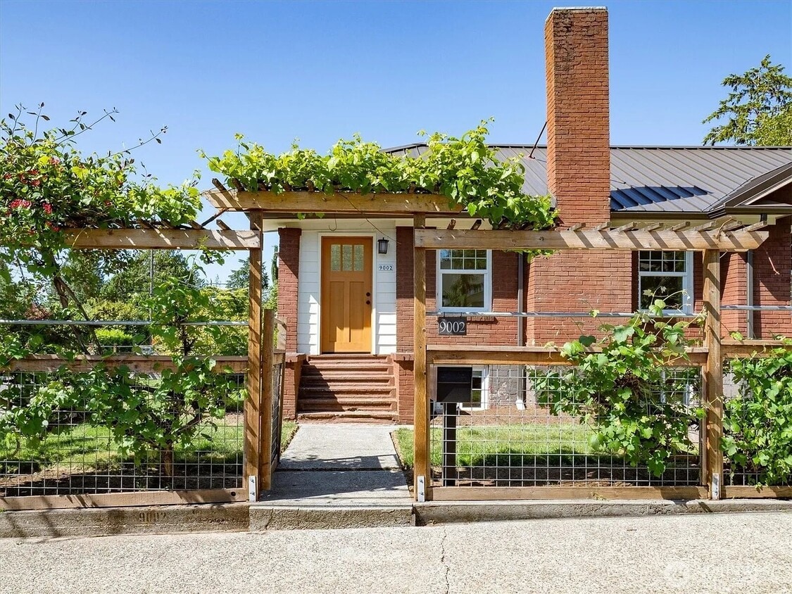 Primary Photo - 9002 12th Ave NE
