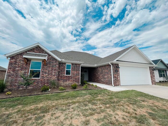 Single Family Home Beautiful Hickorywood House for Rent in