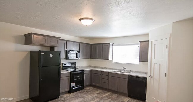 Foto del edificio - 3 br, 2.5 bath Townhome - 67 East 700 Nort...