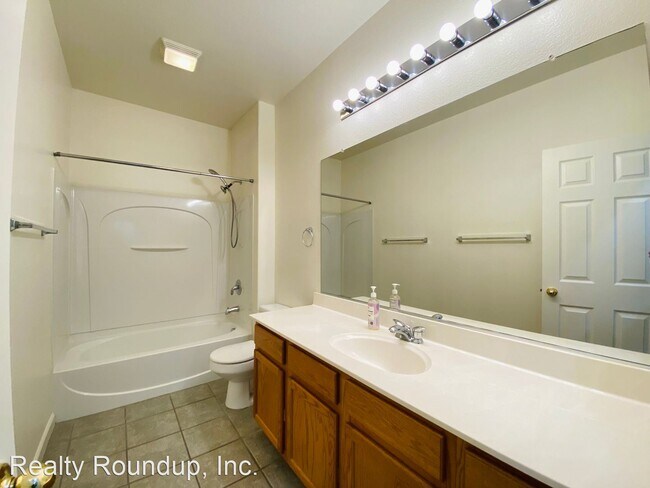 Foto del edificio - 3 br, 2 bath House - 7787 Laguna Vega Dr