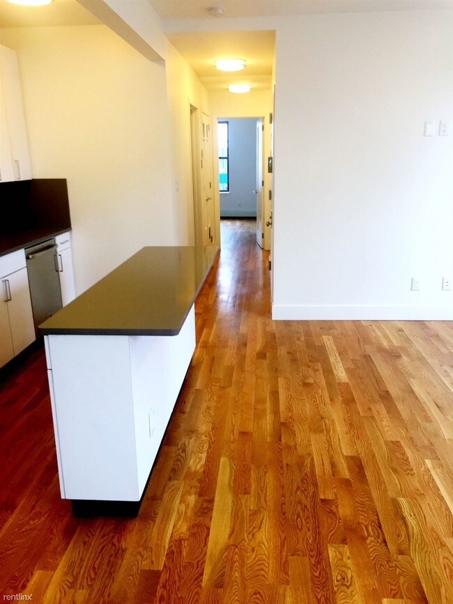 Building Photo - 3504 Ditmars Blvd