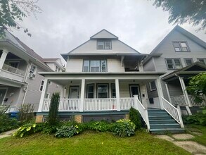 Building Photo - 110 Shepard St