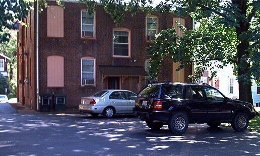 Rear Exterior del edificio - 6923 Plateau Ave