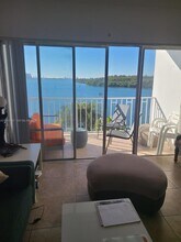 Building Photo - 500 Bayview Dr