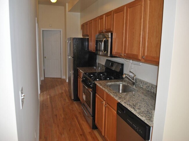 Foto del edificio - 3128 N Lincoln Ave
