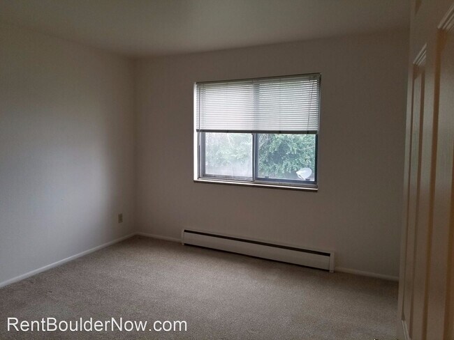 Foto del edificio - 2939 Marine St