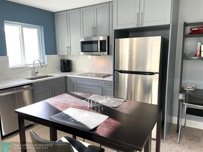 Foto del edificio - 1528 NE 32nd St