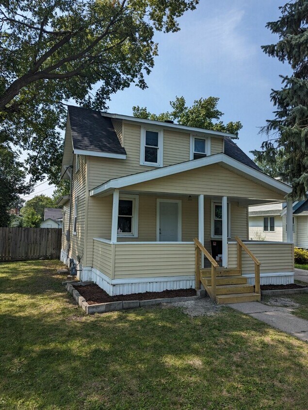 Primary Photo - 501 12th St N