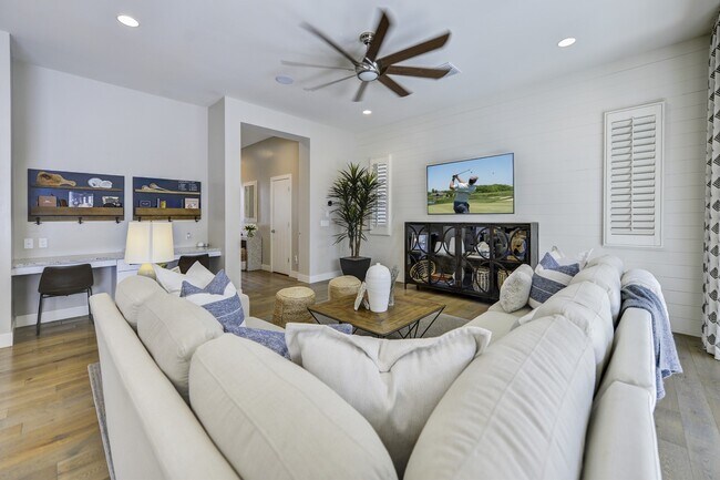 Building Photo - 6895 E Orion Dr