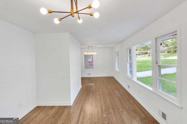 Foto del edificio - 2773 Fairlane Dr SE