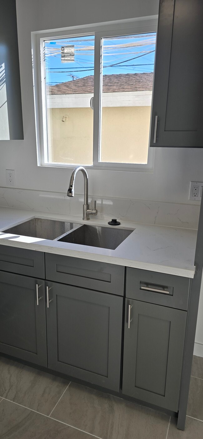 Foto del edificio - 1428 E 54th St