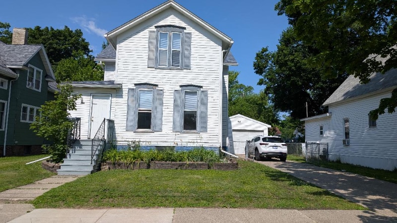 Primary Photo - 1921 Stark St