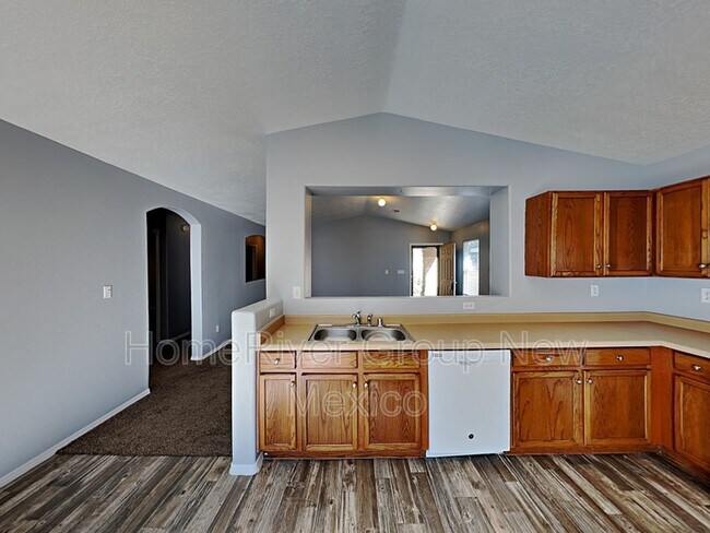 Foto del edificio - 7724 Eagle Ave NW