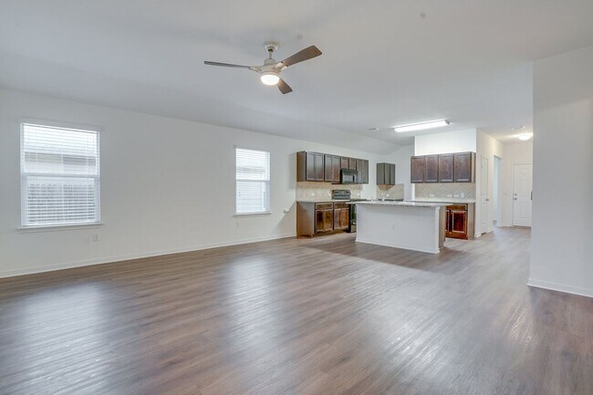 Building Photo - 403 Pentire Way