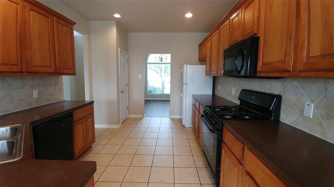 Building Photo - 2744 Kickapoo Cavern Dr