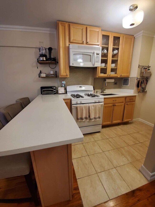 Building Photo - 1580 E 13th St