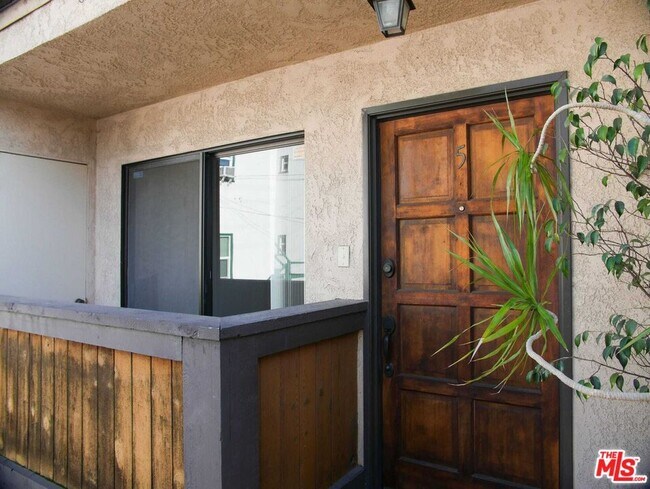 Foto del edificio - 1137 N Maryland Ave