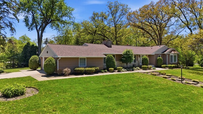 Building Photo - 29 Brookdale Ln