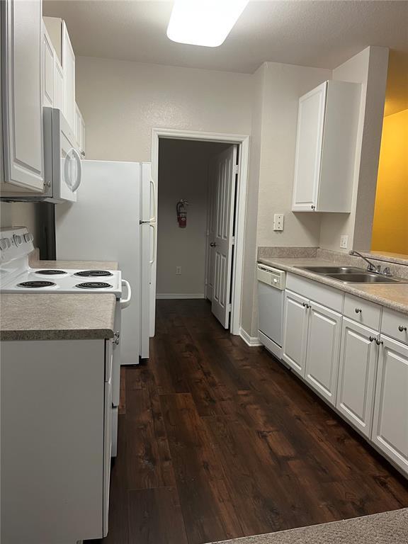 Building Photo - 7010 Hemingway Cir