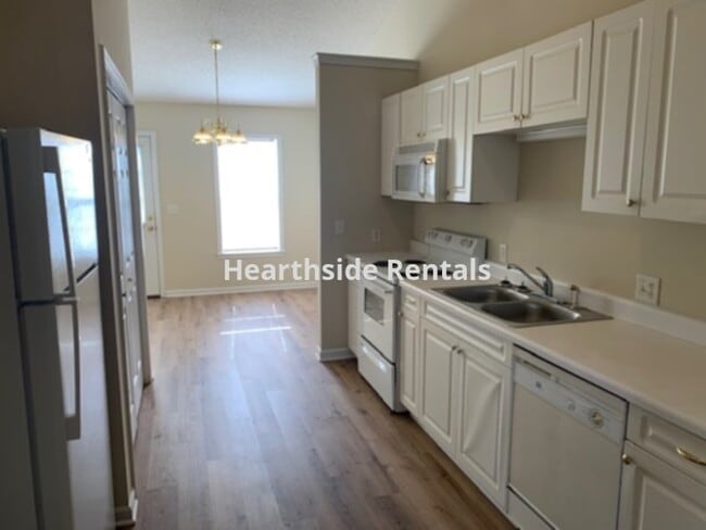 **3 Bedroom 2 Bath Duplex Near Pitt Commun... photo'