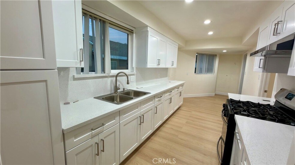 Foto del edificio - 11246 Saticoy St