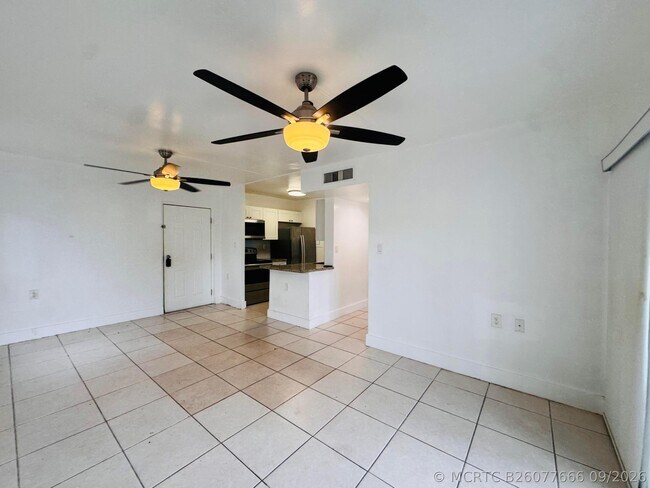 Foto del edificio - 1080 Benoist Farms Rd