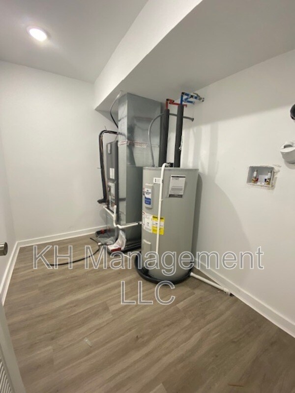 Building Photo - 3932-36 Mt Vernon St