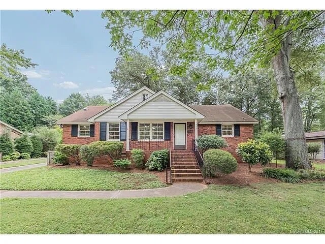 Primary Photo - 5423 Londonderry Rd