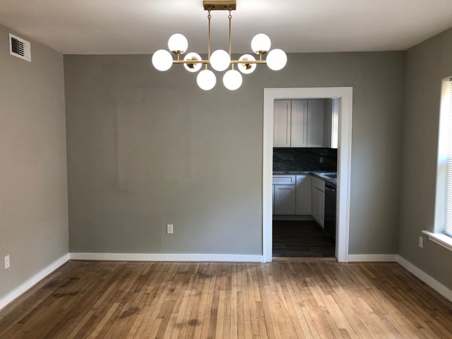 Dining Room - 401 W Saulnier St